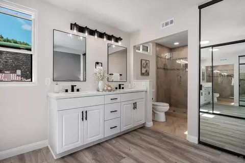 Bath - 1355 Sun Valley Rd, Solana Beach, CA 92075 photo 2 of 3