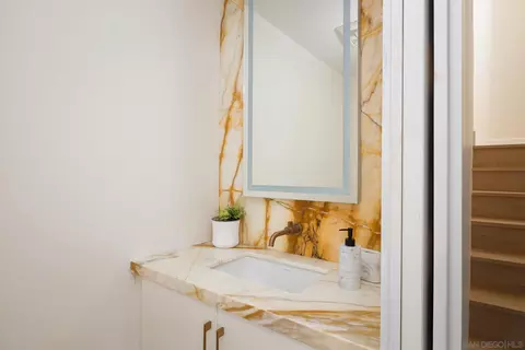 Bath - 4007 Canario #E, Carlsbad, CA 92008 photo 5 of 7