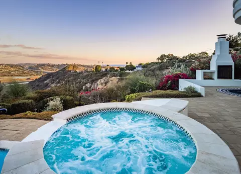 Exterior - 1375 Este Vis, Cardiff By The Sea, CA 92007 photo 1 of 8