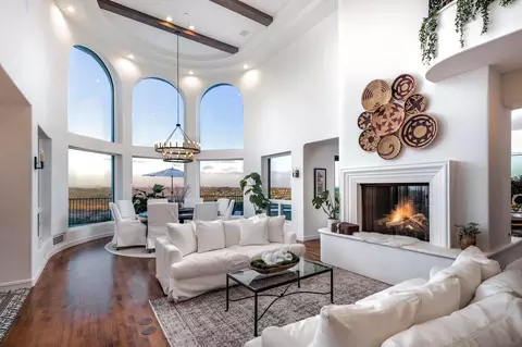 Living - 1375 Este Vis, Cardiff By The Sea, CA 92007 photo 2 of 5
