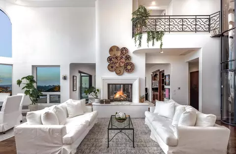 Living - 1375 Este Vis, Cardiff By The Sea, CA 92007 photo 3 of 5