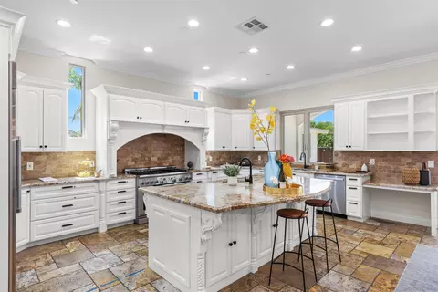 Kitchen - 1280 Santa Fe Dr, Encinitas, CA 92024 photo 3 of 3