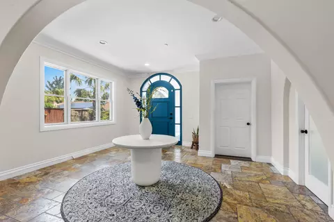 Entry Way - 1280 Santa Fe Dr, Encinitas, CA 92024 photo 2 of 3