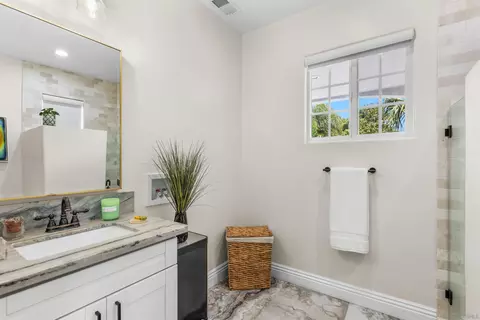 Bath - 1280 Santa Fe Dr, Encinitas, CA 92024 photo 3 of 6