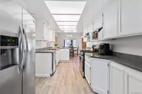 Kitchen - 377 El Monte Rd, El Cajon, CA 92020 photo 2 of 2