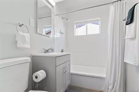 Bath - 377 El Monte Rd, El Cajon, CA 92020 photo 1 of 3