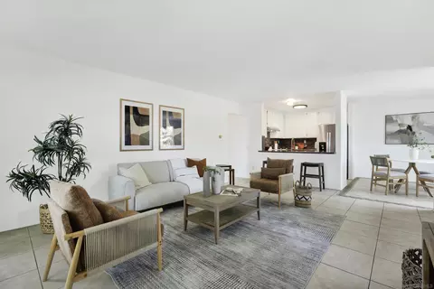 2042 Coolidge #98, San Diego, CA 92111