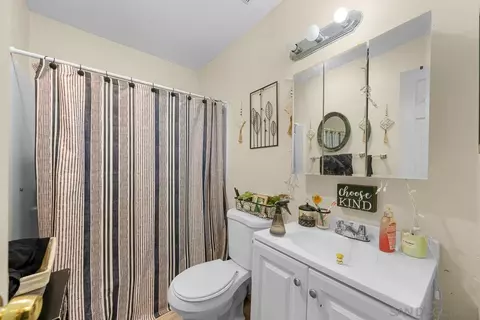 Bath - 1156 E Washington Ave, El Cajon, CA 92019 photo 2 of 4
