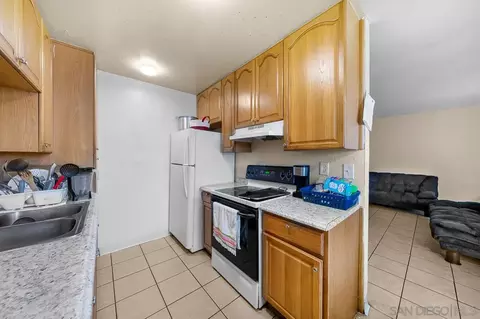 Kitchen - 1156 E Washington Ave, El Cajon, CA 92019 photo 6 of 10