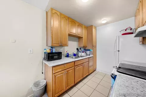 Kitchen - 1156 E Washington Ave, El Cajon, CA 92019 photo 7 of 10