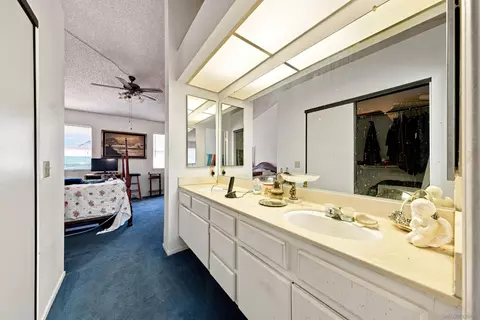 Bath - 4524 Goldfinch, Oceanside, CA 92057 photo 4 of 4