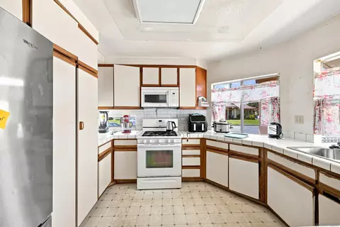 Kitchen - 4524 Goldfinch, Oceanside, CA 92057 photo 2 of 4