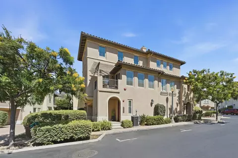 2733 Piantino Cir, San Diego, CA 92108