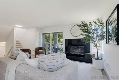 Living - 857 America Way, Del Mar, CA 92014 photo 2 of 2