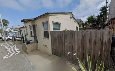 723-725 Sunset Ct, San Diego, CA 92109