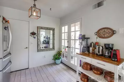 Kitchen - 619 Maze Gln, Escondido, CA 92025 photo 6 of 8