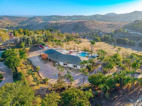 View/Area - 33 Gateview, Fallbrook, CA 92028 photo 3 of 4