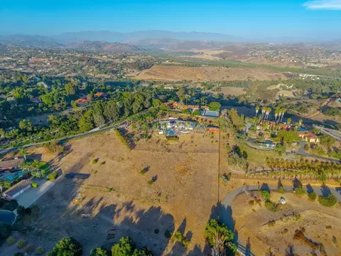 View/Area - 33 Gateview, Fallbrook, CA 92028 photo 4 of 4
