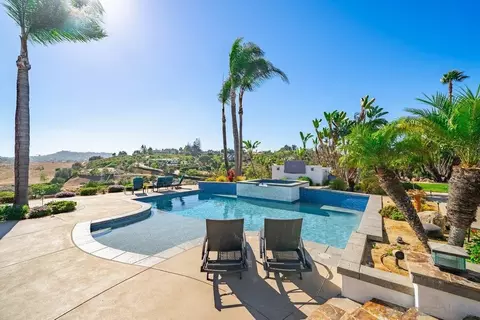 Exterior - 33 Gateview, Fallbrook, CA 92028 photo 11 of 19
