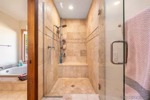 Bath - 33 Gateview, Fallbrook, CA 92028 photo 5 of 7