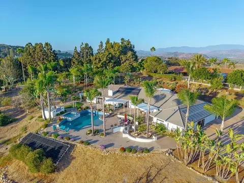 View/Area - 33 Gateview, Fallbrook, CA 92028 photo 2 of 4