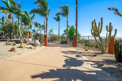 Exterior - 33 Gateview, Fallbrook, CA 92028 photo 15 of 19