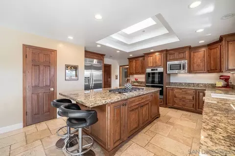 Kitchen - 33 Gateview, Fallbrook, CA 92028 photo 2 of 5