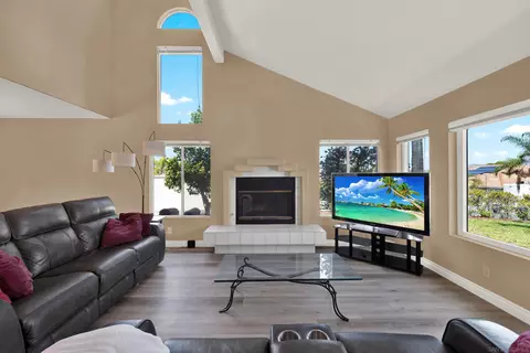 Living - 1371 Westminster Pl, Escondido, CA 92027 photo 2 of 2
