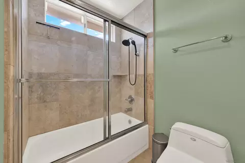 Bath - 1371 Westminster Pl, Escondido, CA 92027 photo 8 of 8