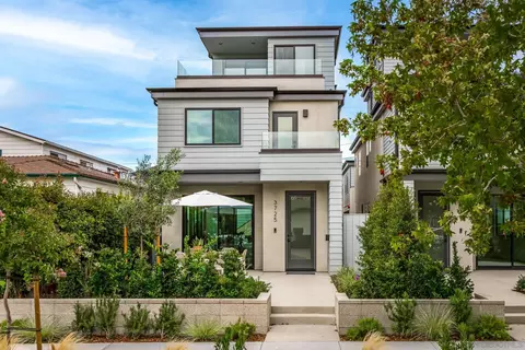 3725 Yosemite St, San Diego, CA 92109