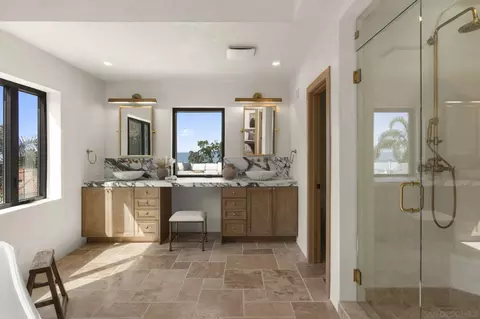 Bath - 7784 Hillside Dr, La Jolla, CA 92037 photo 1 of 7