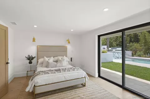 Bedroom - 7784 Hillside Dr, La Jolla, CA 92037 photo 4 of 4