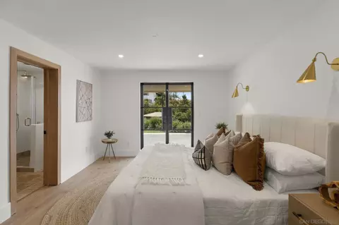 Bedroom - 7784 Hillside Dr, La Jolla, CA 92037 photo 3 of 4