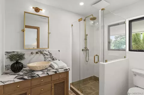 Bath - 7784 Hillside Dr, La Jolla, CA 92037 photo 6 of 7