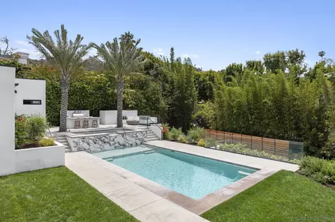 Exterior - 7784 Hillside Dr, La Jolla, CA 92037 photo 2 of 7