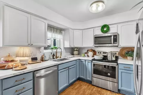 Kitchen - 10609 Aristocrat, Santee, CA 92071 photo 1 of 3