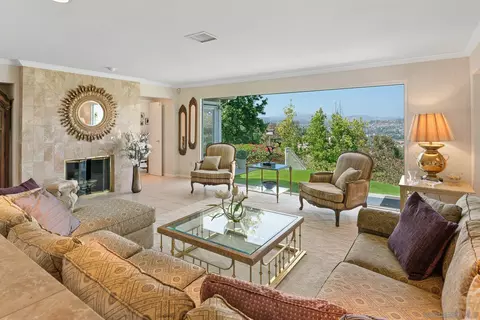 Living - 11822 Northill Ter, Lakeside, CA 92040 photo 3 of 9