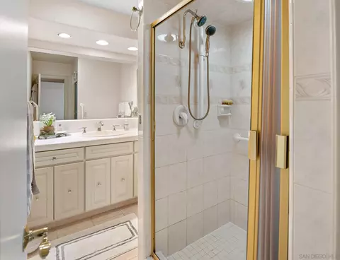 Bath - 11822 Northill Ter, Lakeside, CA 92040 photo 5 of 7