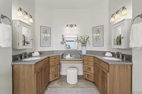 Bath - 2255 Grace Lamay Ter, El Cajon, CA 92019 photo 5 of 7