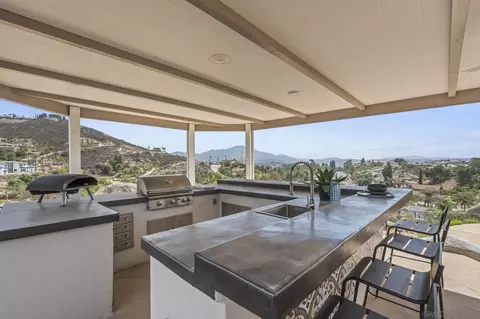 Kitchen - 2255 Grace Lamay Ter, El Cajon, CA 92019 photo 4 of 4