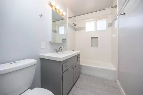 Bath - 1223 Coventry Rd, Vista, CA 92084 photo 1 of 2