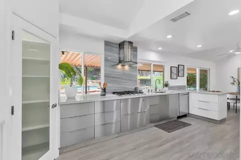Kitchen - 14520 Hillndale Way, Poway, CA 92064 photo 4 of 8