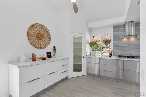Kitchen - 14520 Hillndale Way, Poway, CA 92064 photo 3 of 8