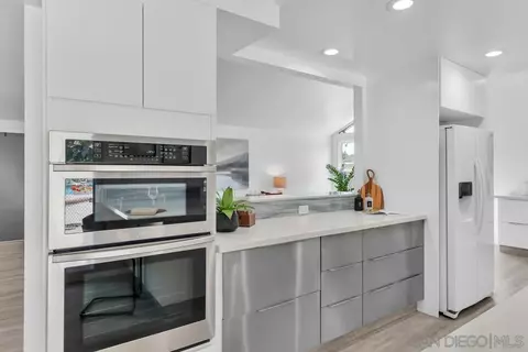 Kitchen - 14520 Hillndale Way, Poway, CA 92064 photo 7 of 8