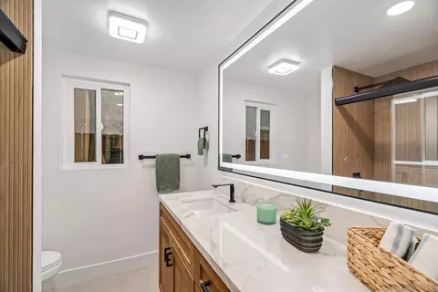 Bath - 12674 Metate Ln, Poway, CA 92064 photo 6 of 6