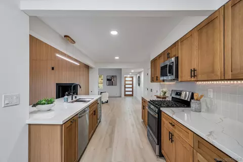 Kitchen - 12674 Metate Ln, Poway, CA 92064 photo 4 of 7