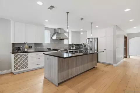 Kitchen - 48 Spinnaker Way, Coronado, CA 92118 photo 5 of 6