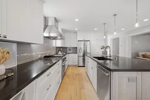 Kitchen - 48 Spinnaker Way, Coronado, CA 92118 photo 4 of 6