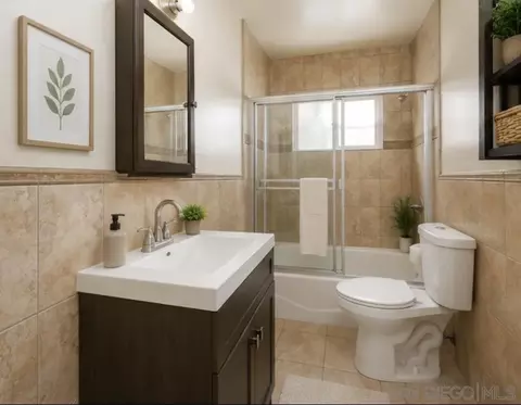 Bath - 834 Maria Ave, Spring Valley, CA 91977 photo 1 of 3