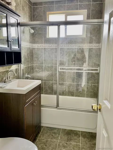 Bath - 834 Maria Ave, Spring Valley, CA 91977 photo 2 of 3